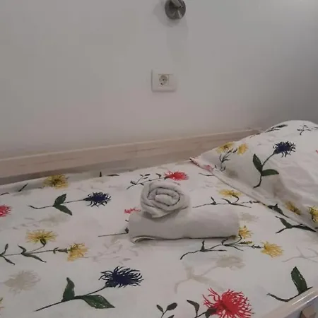 Markov Apartment Split